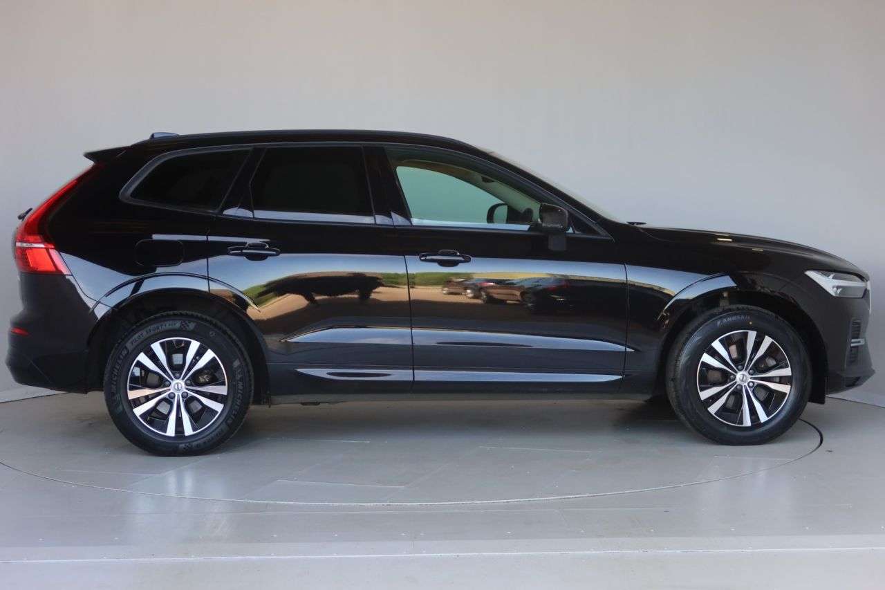 A 2023 VOLVO XC60 2.0 B5 MHEV Core SUV 5dr Petrol Hybrid Auto AWD Euro 6 (s/s) (250 ps) BLACK A 2023 VOLVO XC60 2.0 B5 MHEV Core SUV 5dr Petrol Hybrid Auto AWD Euro 6 (s/s) (250 ps) BLACK
