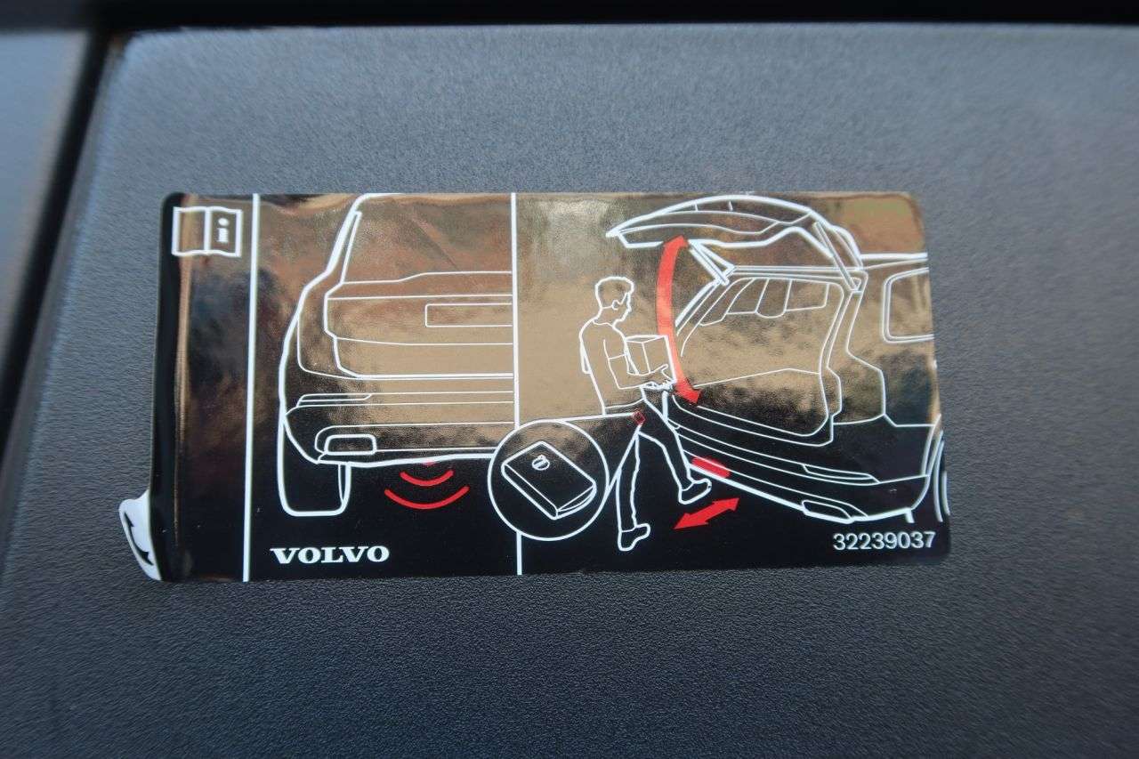 2022 VOLVO V90 2022 VOLVO V90