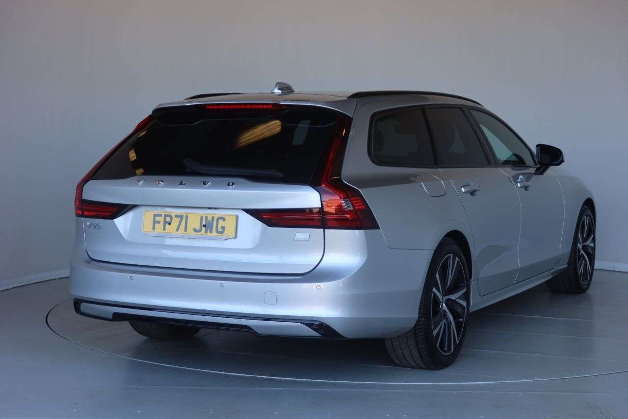 2022 VOLVO V90 2022 VOLVO V90