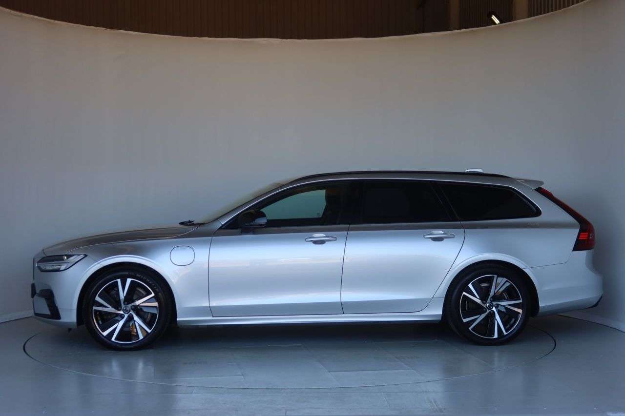 2022 VOLVO V90 2022 VOLVO V90