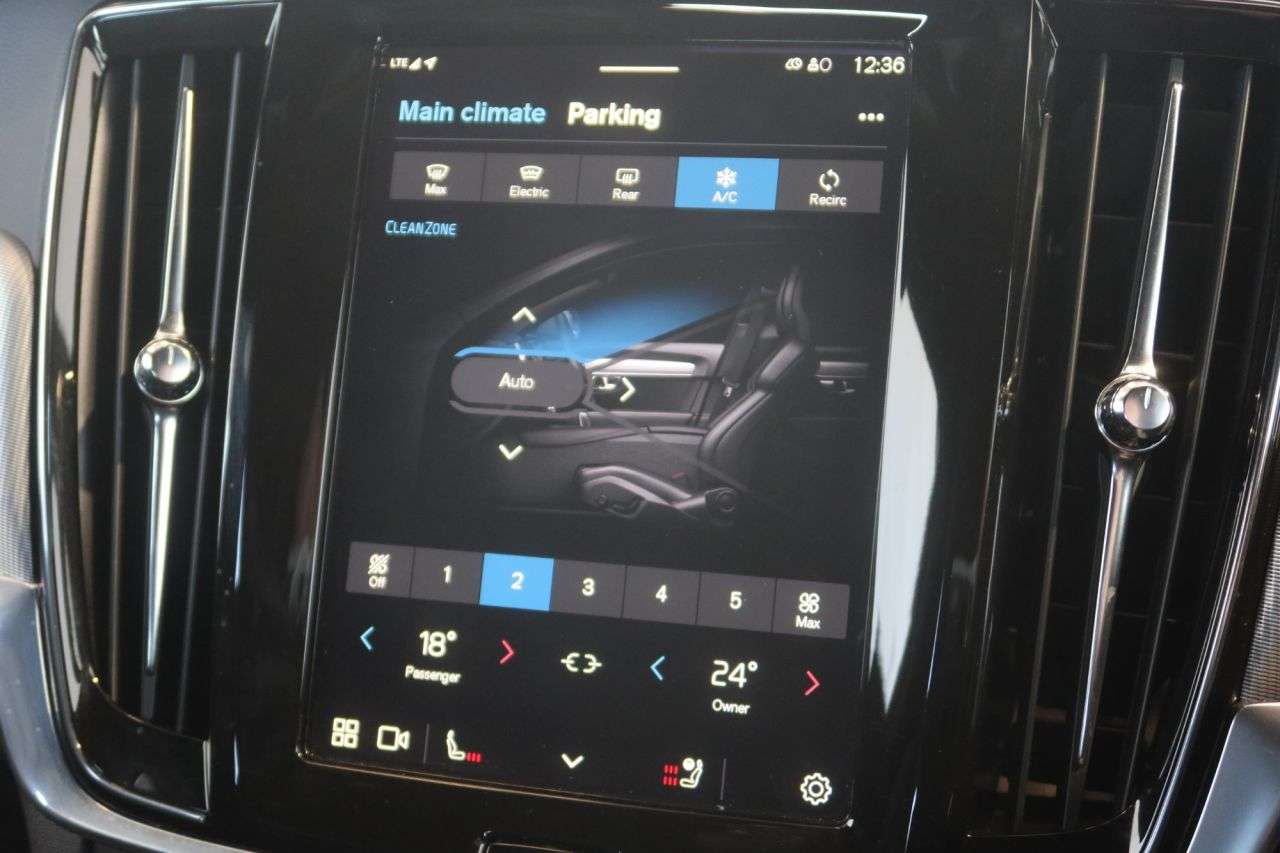 2022 VOLVO V90 2022 VOLVO V90