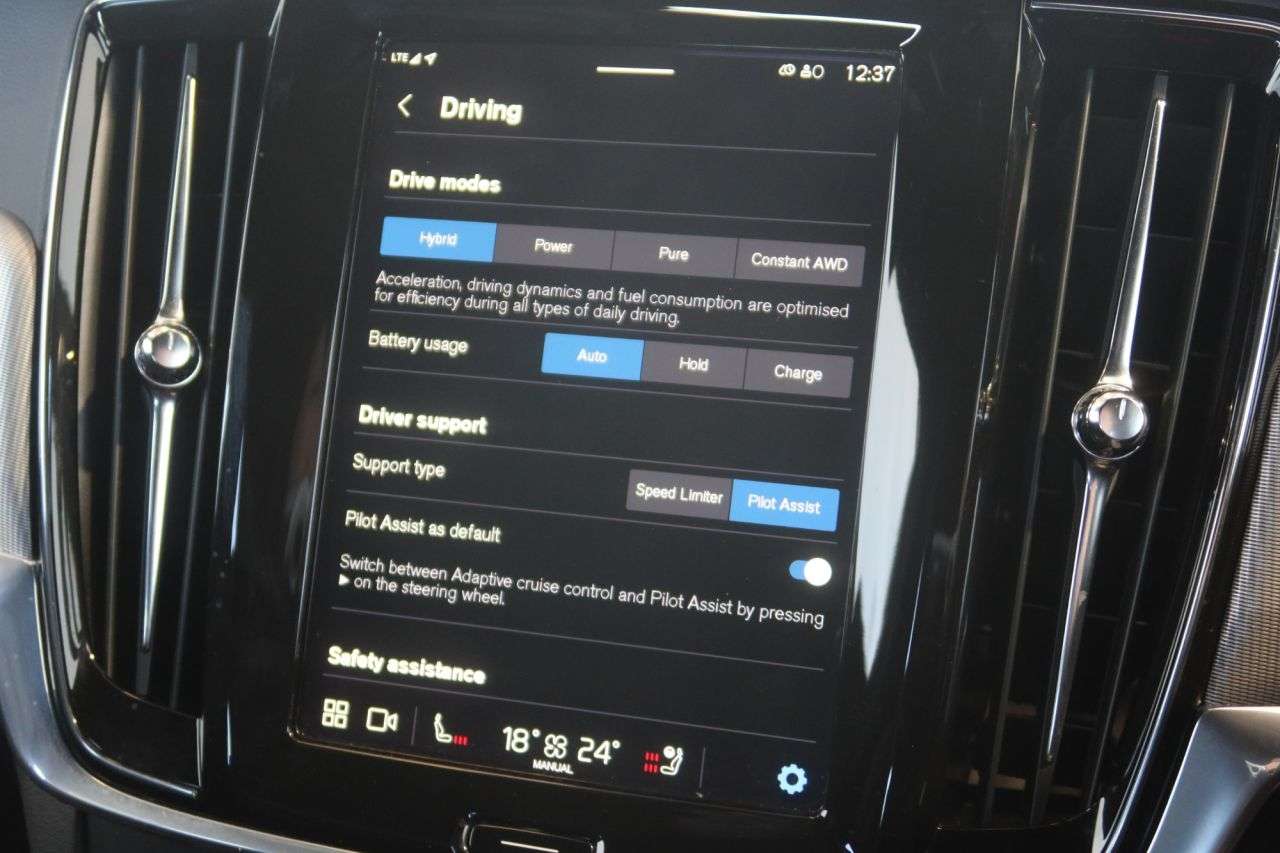 2022 VOLVO V90 2022 VOLVO V90