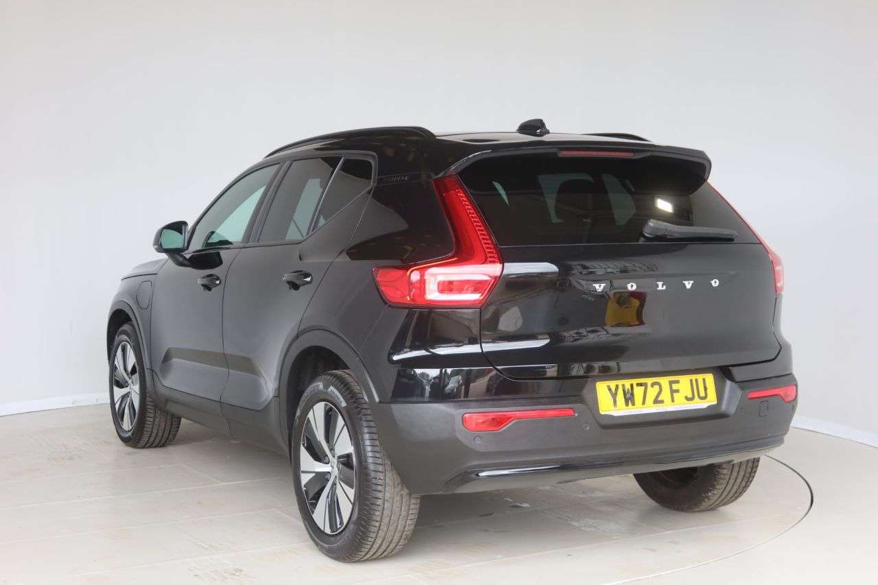 2023 VOLVO XC40 2023 VOLVO XC40