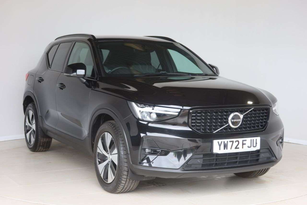 2023 VOLVO XC40 2023 VOLVO XC40