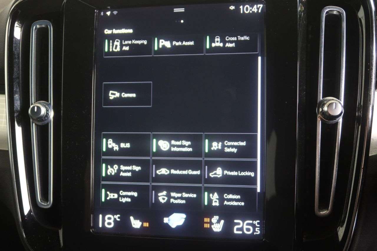 2023 VOLVO XC40 2023 VOLVO XC40