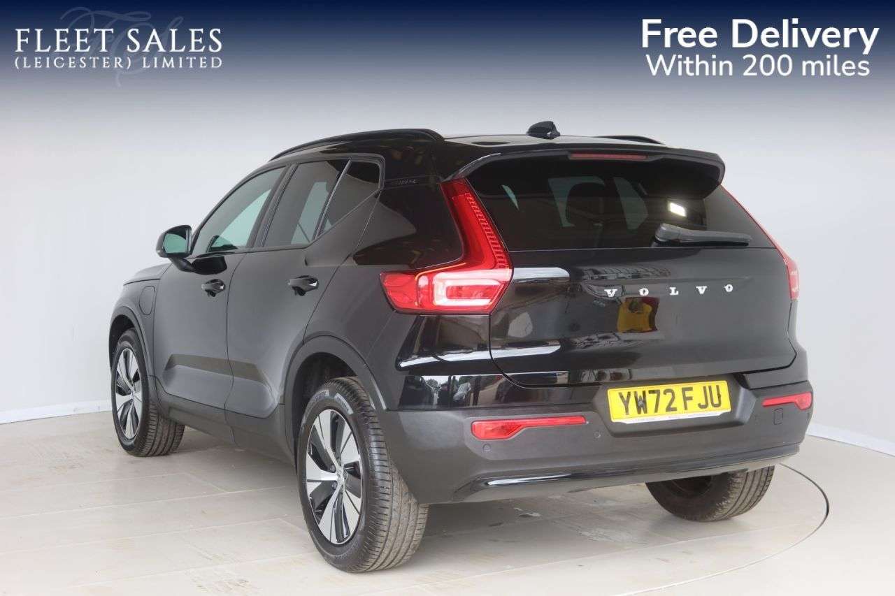 2023 VOLVO XC40 2023 VOLVO XC40