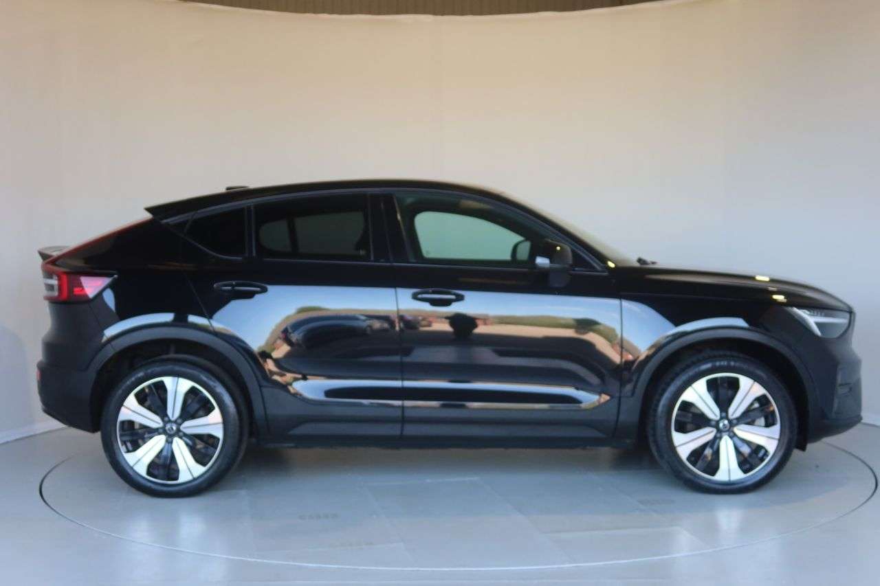 A 2023 VOLVO C40 Recharge 69kWh Core SUV 5dr Electric Auto (231 ps) FIXED PANORAMIC ROOF A 2023 VOLVO C40 Recharge 69kWh Core SUV 5dr Electric Auto (231 ps) FIXED PANORAMIC ROOF