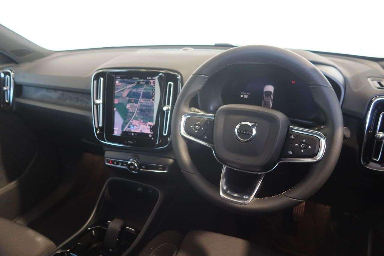 2023 VOLVO C40 2023 VOLVO C40