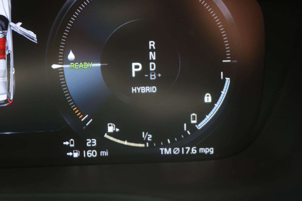 2021 VOLVO V60 2021 VOLVO V60