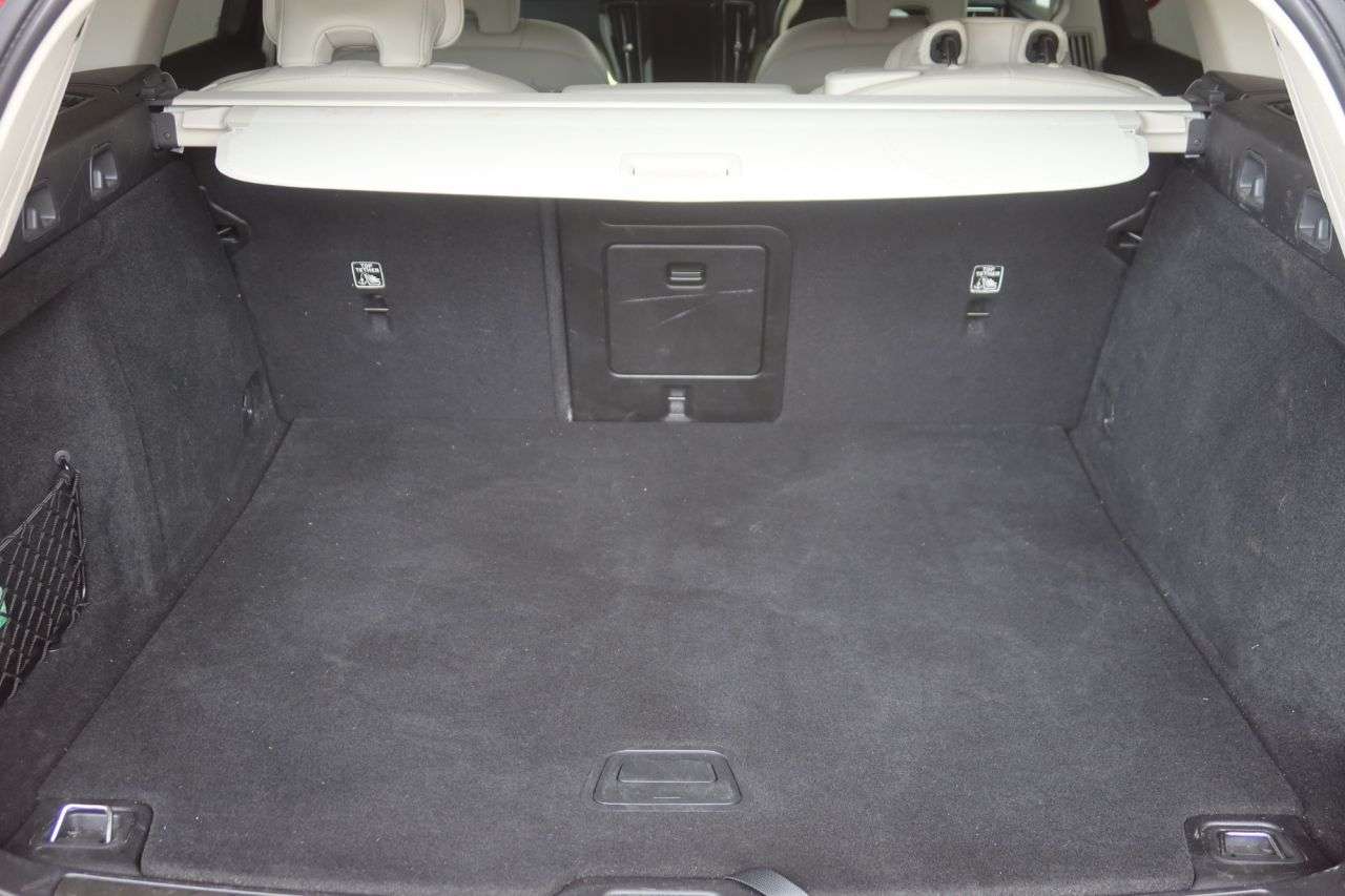 2021 VOLVO V60 2021 VOLVO V60