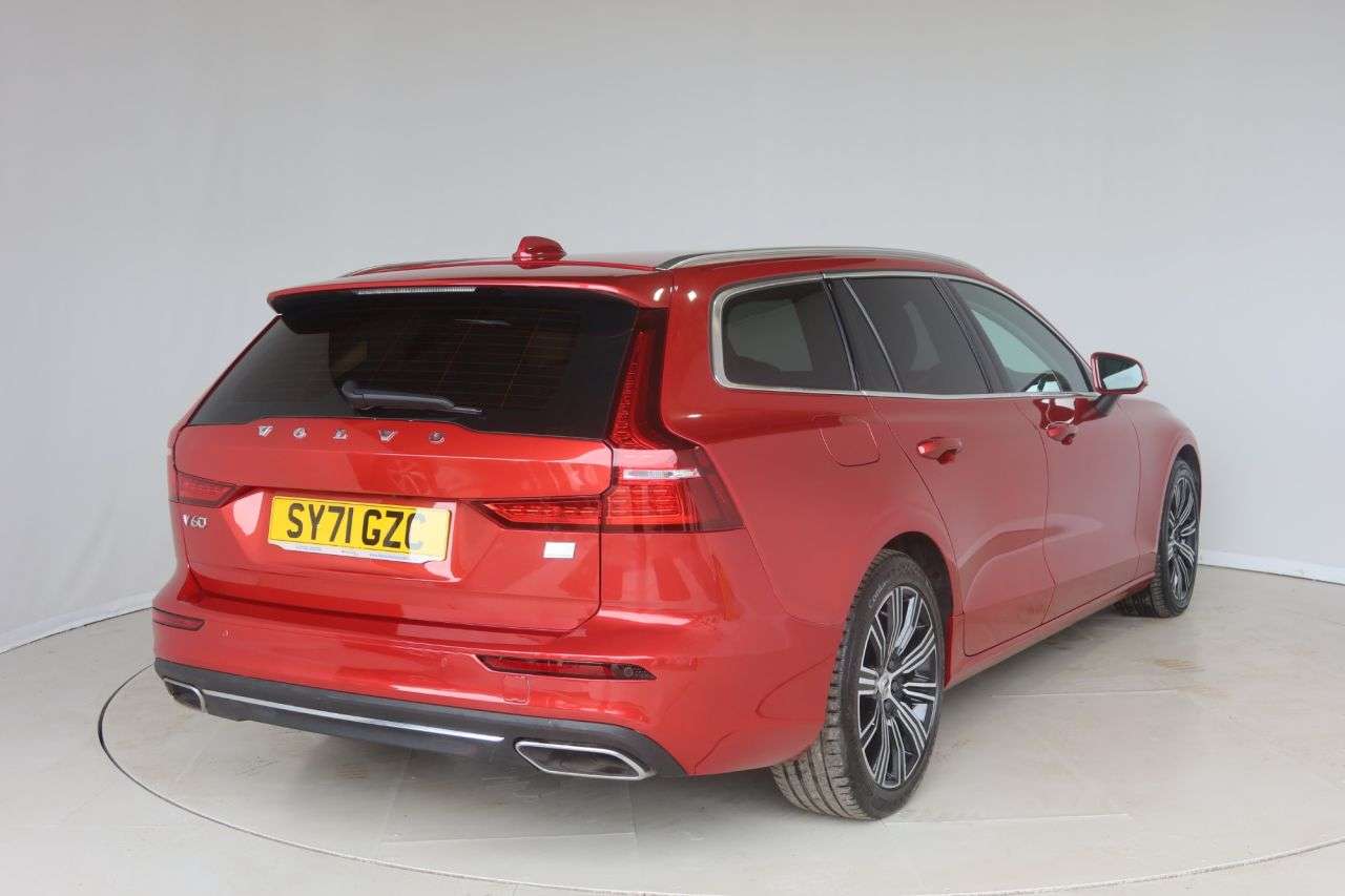 2021 VOLVO V60 2021 VOLVO V60