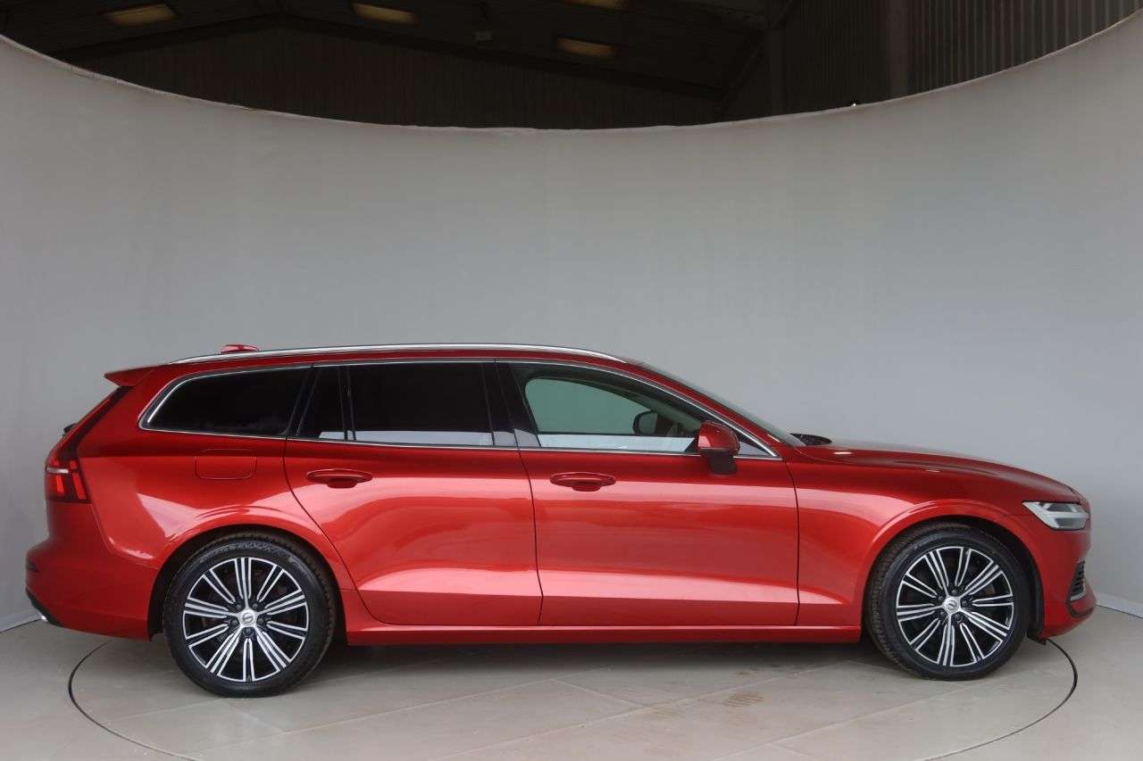 A 2021 VOLVO V60 2.0h T6 Recharge 11.6kWh Inscription Estate 5dr Petrol Plug-in Hybrid Auto A 2021 VOLVO V60 2.0h T6 Recharge 11.6kWh Inscription Estate 5dr Petrol Plug-in Hybrid Auto