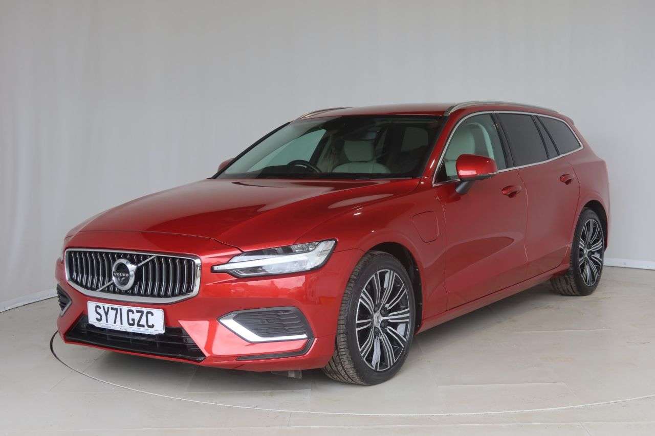 A 2021 VOLVO V60 2.0h T6 Recharge 11.6kWh Inscription Estate 5dr Petrol Plug-in Hybrid Auto A 2021 VOLVO V60 2.0h T6 Recharge 11.6kWh Inscription Estate 5dr Petrol Plug-in Hybrid Auto