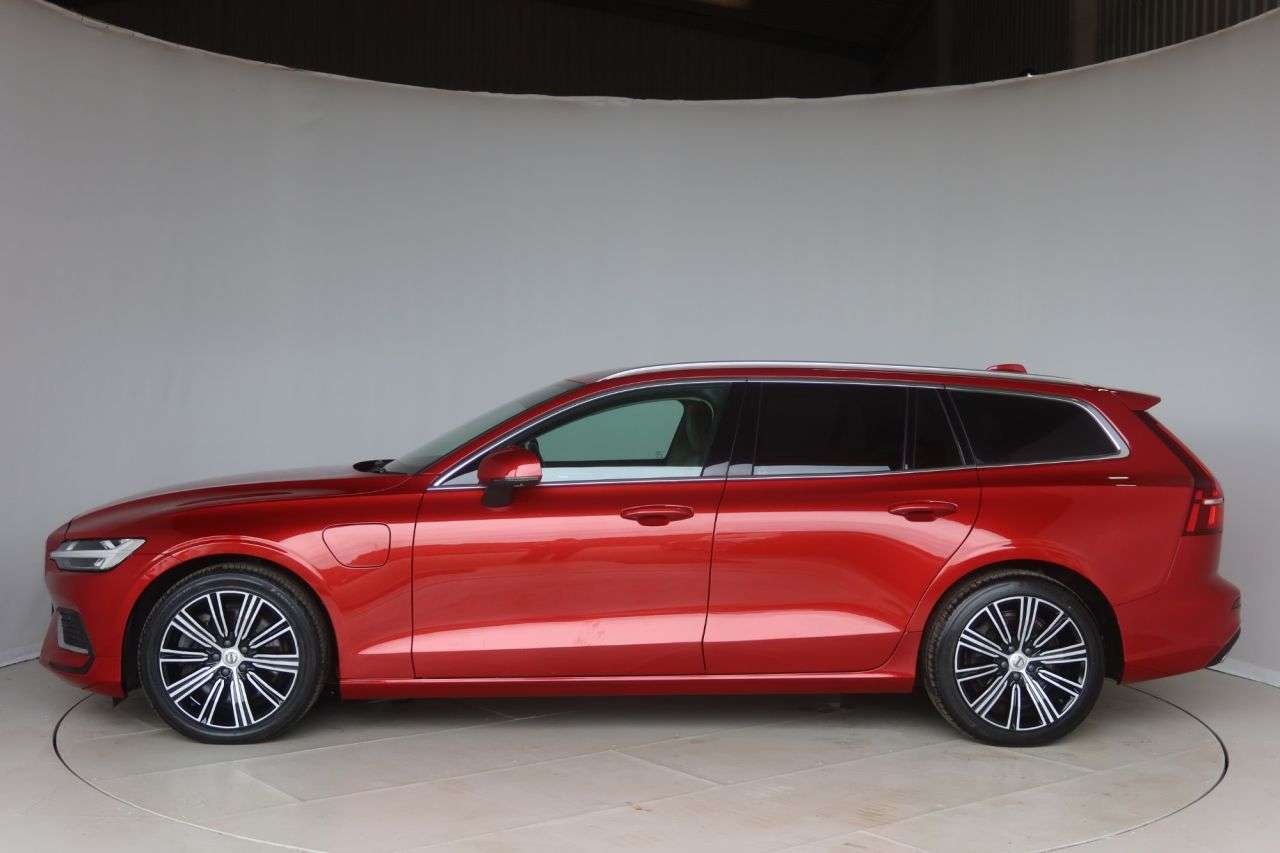 2021 VOLVO V60 2021 VOLVO V60