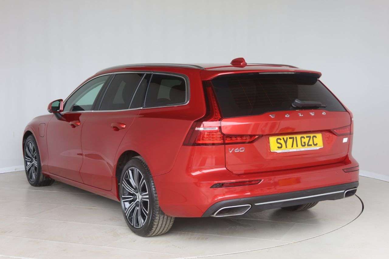 2021 VOLVO V60 2021 VOLVO V60