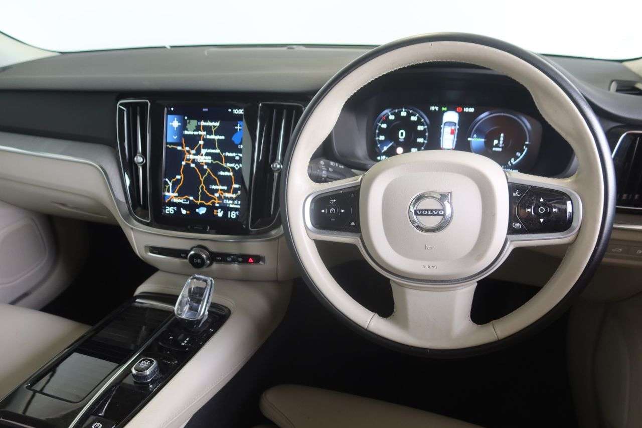 2021 VOLVO V60 2021 VOLVO V60