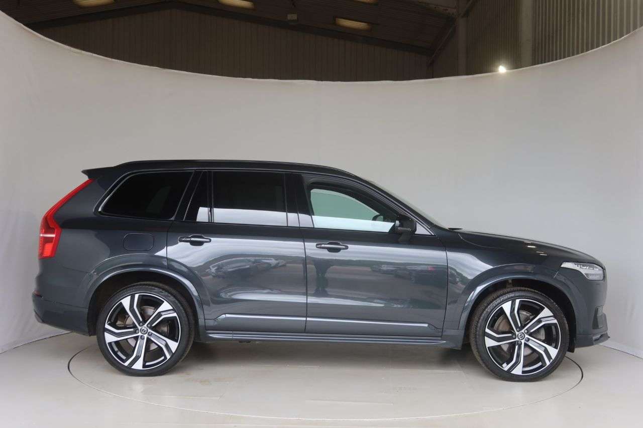 A 2022 VOLVO XC90 2.0 B5 MHEV R-Design Pro SUV 5dr Diesel Hybrid Auto 4WD Euro 6 (s/s) (235 p A 2022 VOLVO XC90 2.0 B5 MHEV R-Design Pro SUV 5dr Diesel Hybrid Auto 4WD Euro 6 (s/s) (235 p
