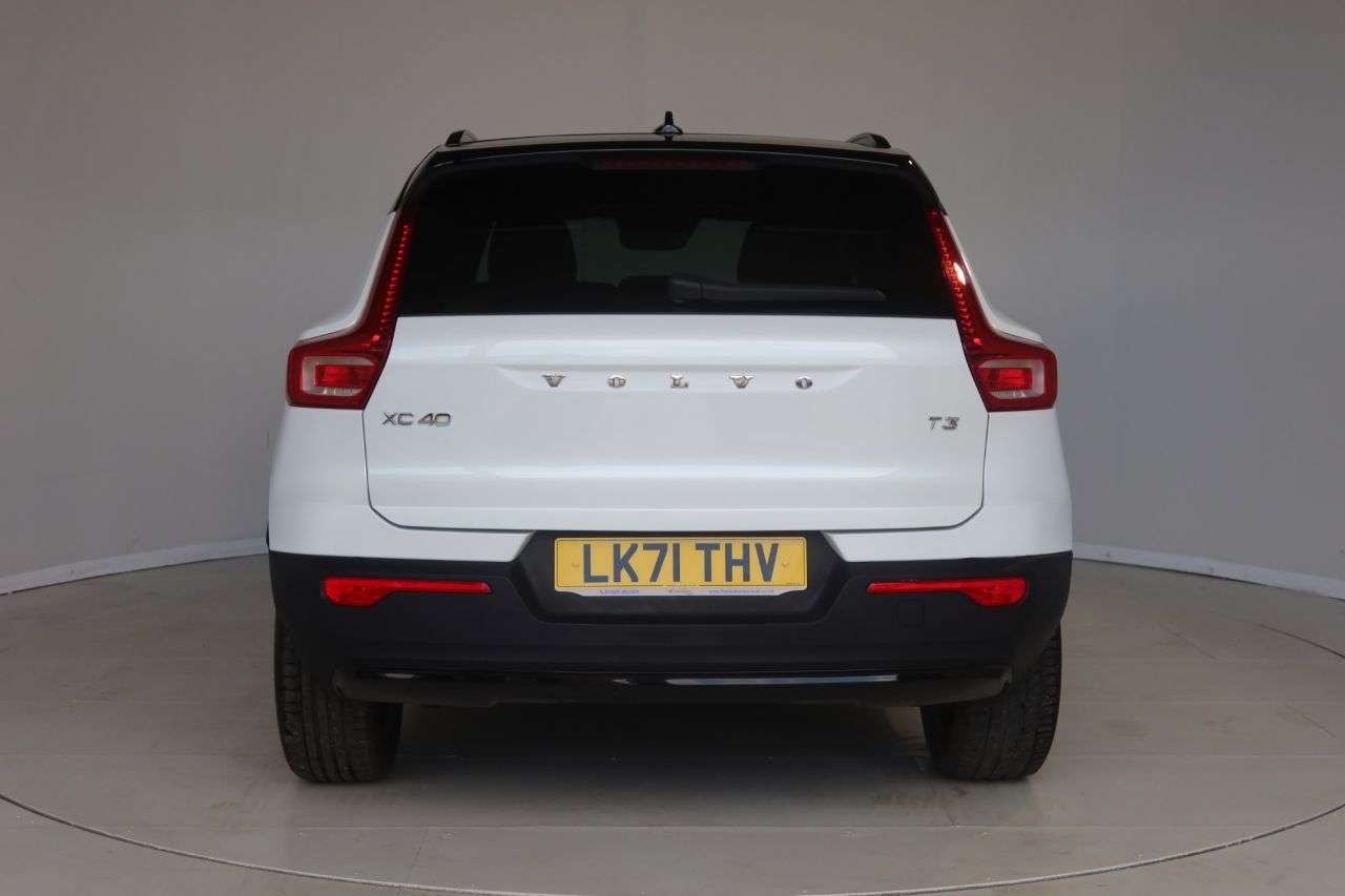 2022 VOLVO XC40 2022 VOLVO XC40