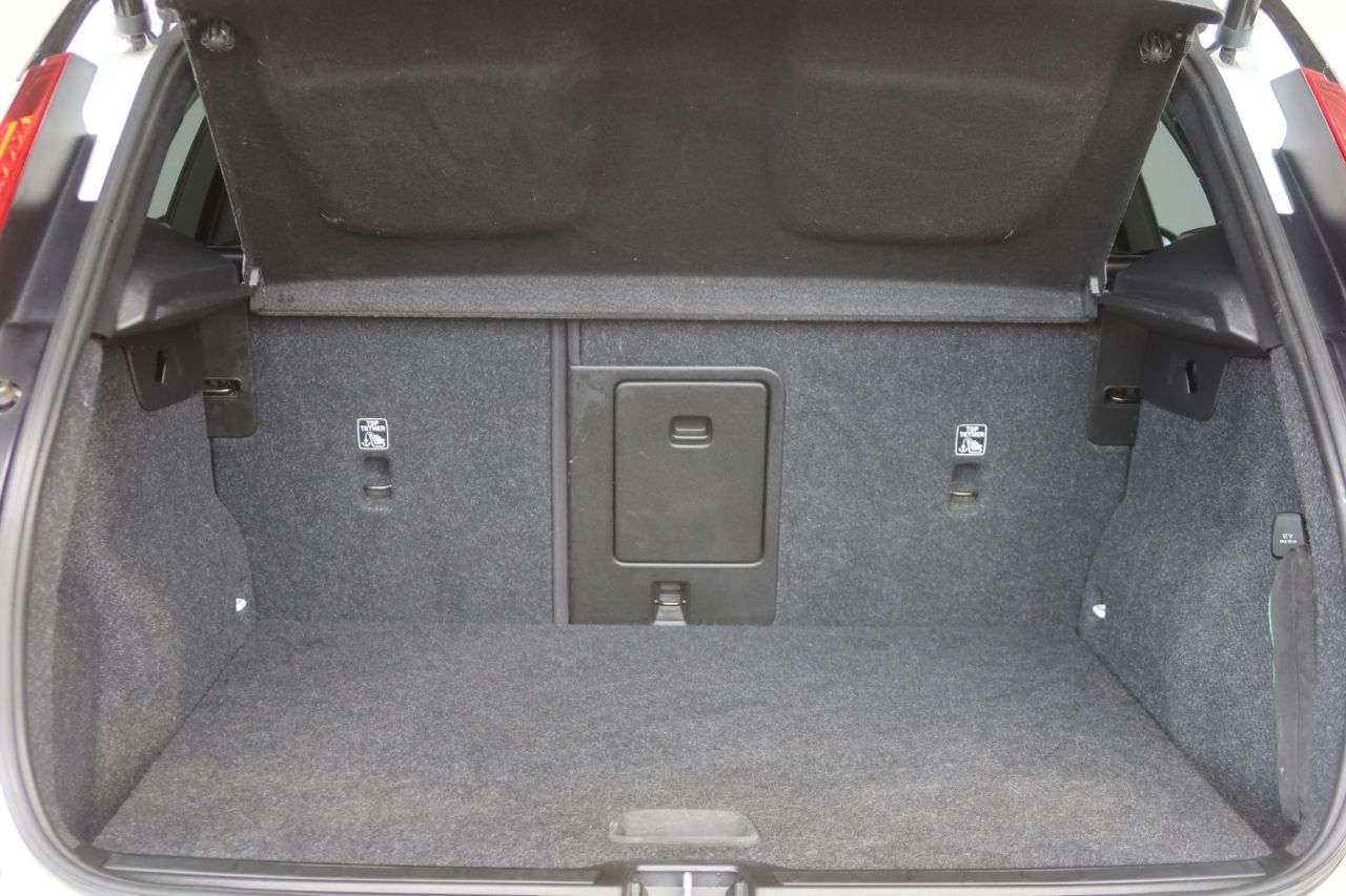 2022 VOLVO XC40 2022 VOLVO XC40