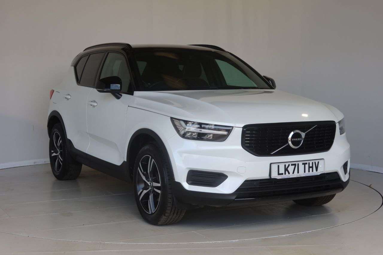 2022 VOLVO XC40 2022 VOLVO XC40