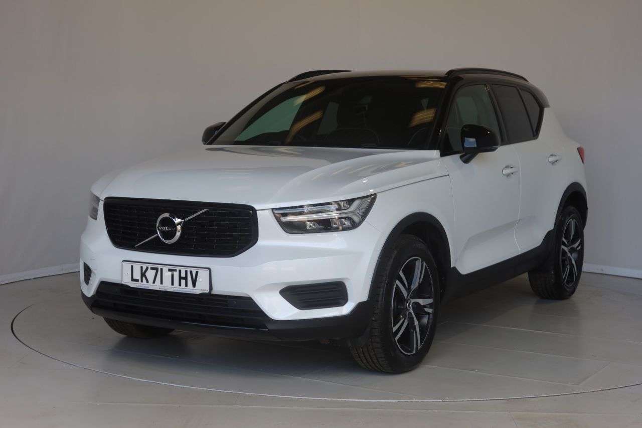A 2022 VOLVO XC40 1.5 T3 R-Design SUV 5dr Petrol Auto Euro 6 (s/s) (163 ps) OPTICAL REAR PARK A 2022 VOLVO XC40 1.5 T3 R-Design SUV 5dr Petrol Auto Euro 6 (s/s) (163 ps) OPTICAL REAR PARK