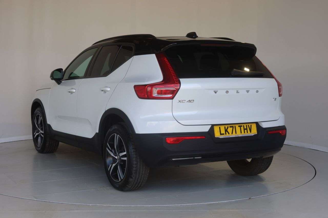 2022 VOLVO XC40 2022 VOLVO XC40