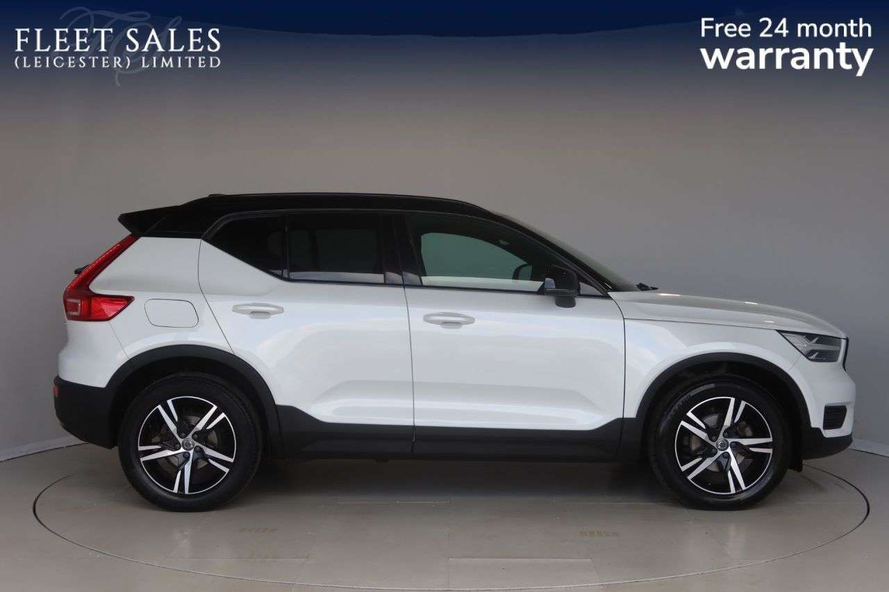 A 2022 VOLVO XC40 1.5 T3 R-Design SUV 5dr Petrol Auto Euro 6 (s/s) (163 ps) OPTICAL REAR PARK A 2022 VOLVO XC40 1.5 T3 R-Design SUV 5dr Petrol Auto Euro 6 (s/s) (163 ps) OPTICAL REAR PARK