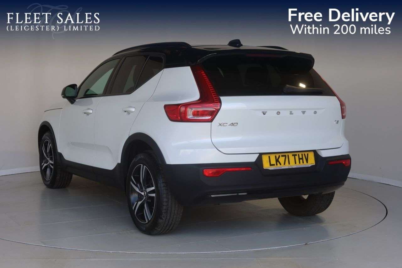 2022 VOLVO XC40 2022 VOLVO XC40