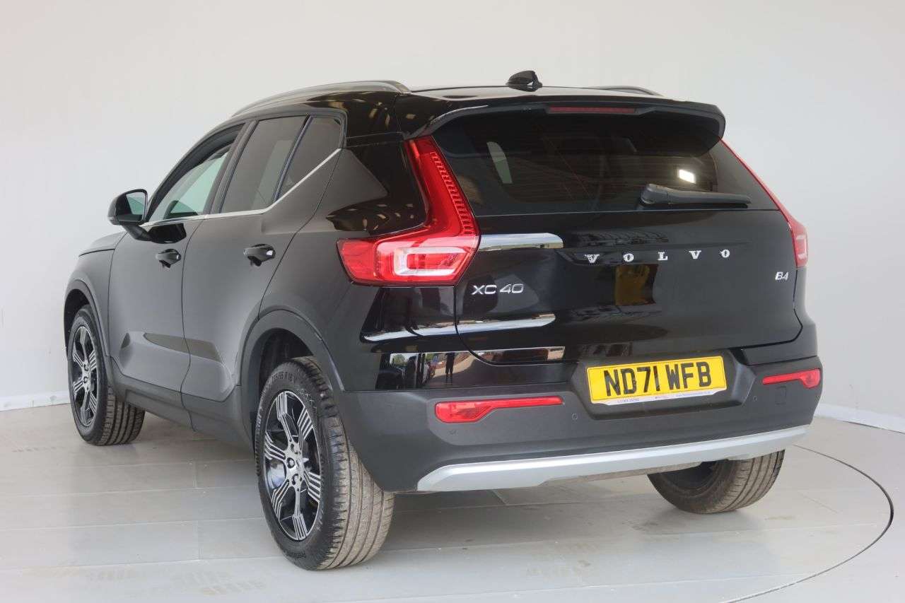 2022 VOLVO XC40 2022 VOLVO XC40