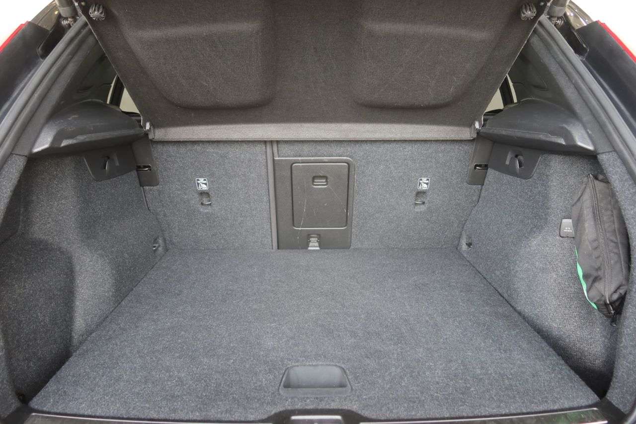 2022 VOLVO XC40 2022 VOLVO XC40