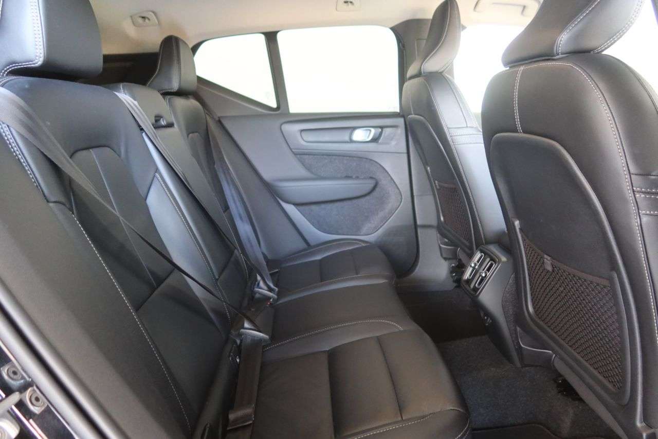 2022 VOLVO XC40 2022 VOLVO XC40