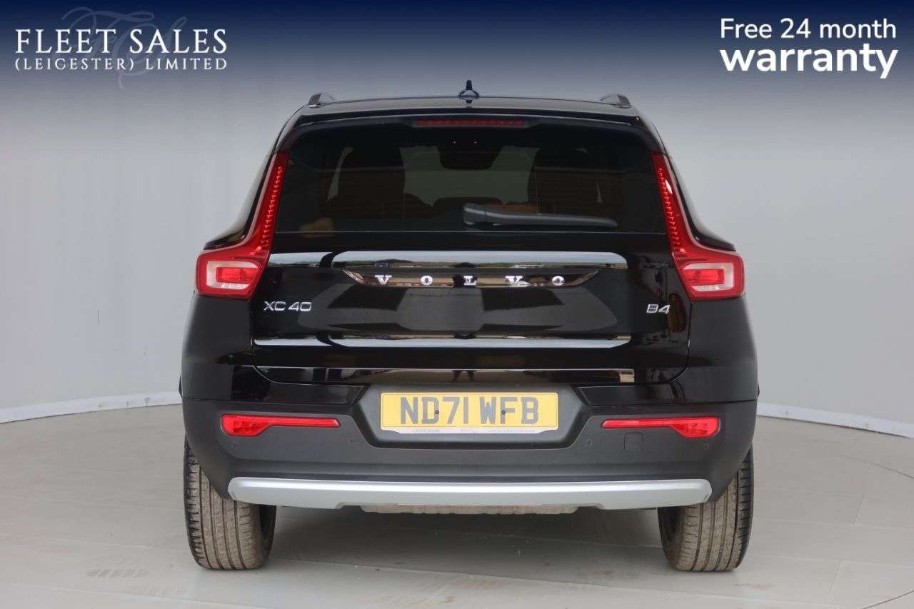 A 2022 VOLVO XC40 2.0 B4 MHEV Inscription SUV 5dr Petrol Hybrid DCT Auto Euro 6 (s/s) (197 ps A 2022 VOLVO XC40 2.0 B4 MHEV Inscription SUV 5dr Petrol Hybrid DCT Auto Euro 6 (s/s) (197 ps