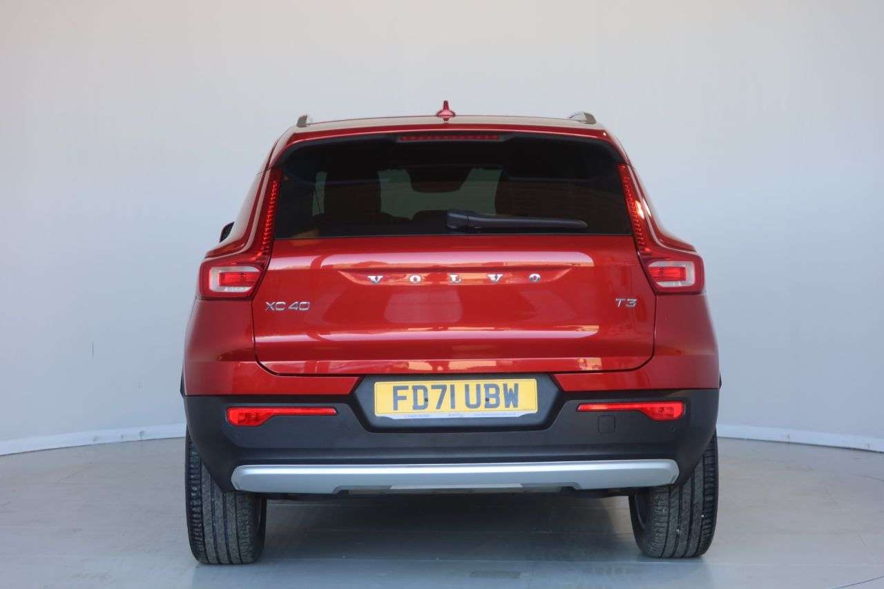 2022 VOLVO XC40 2022 VOLVO XC40