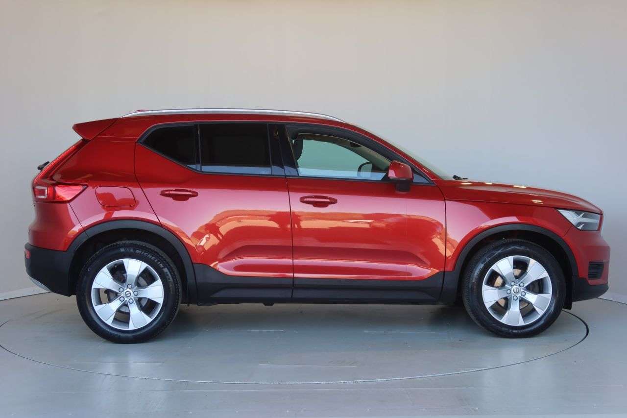 A 2022 VOLVO XC40 1.5 T3 Momentum SUV 5dr Petrol Manual Euro 6 (s/s) (163 ps) OPTICAL REAR SE A 2022 VOLVO XC40 1.5 T3 Momentum SUV 5dr Petrol Manual Euro 6 (s/s) (163 ps) OPTICAL REAR SE