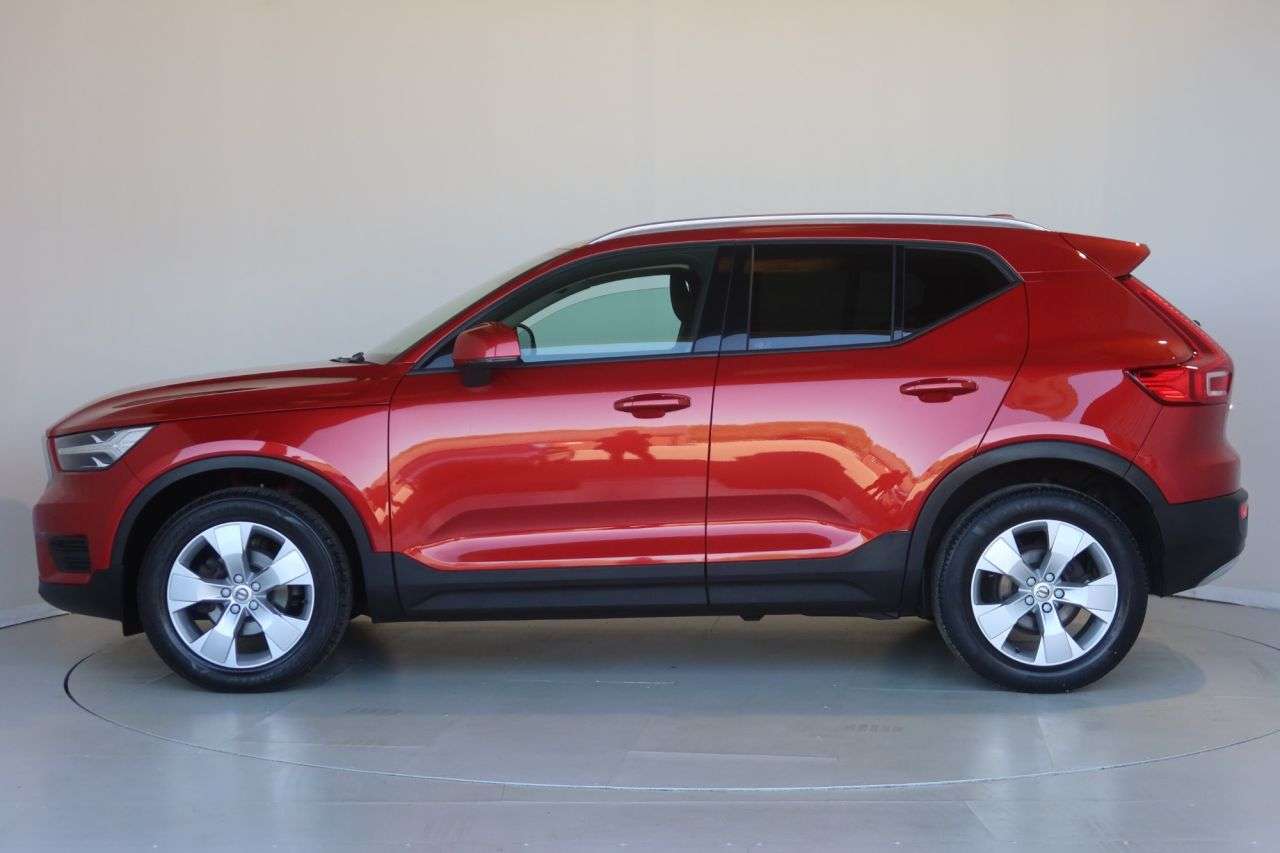 2022 VOLVO XC40 2022 VOLVO XC40