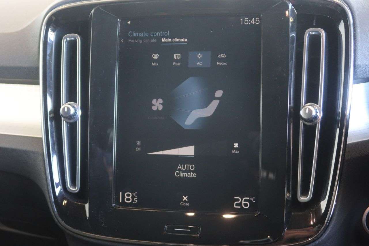 2022 VOLVO XC40 2022 VOLVO XC40