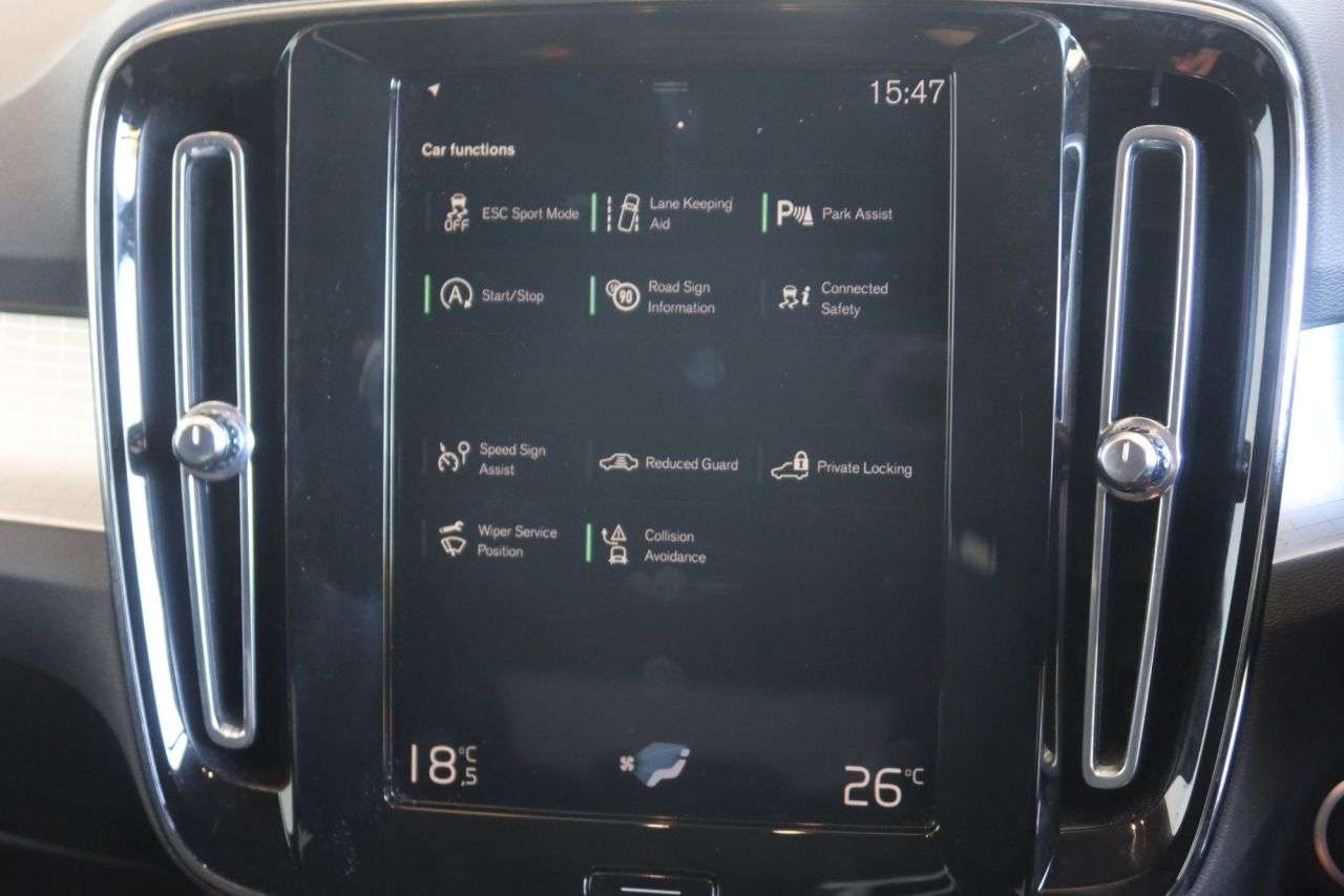 2022 VOLVO XC40 2022 VOLVO XC40