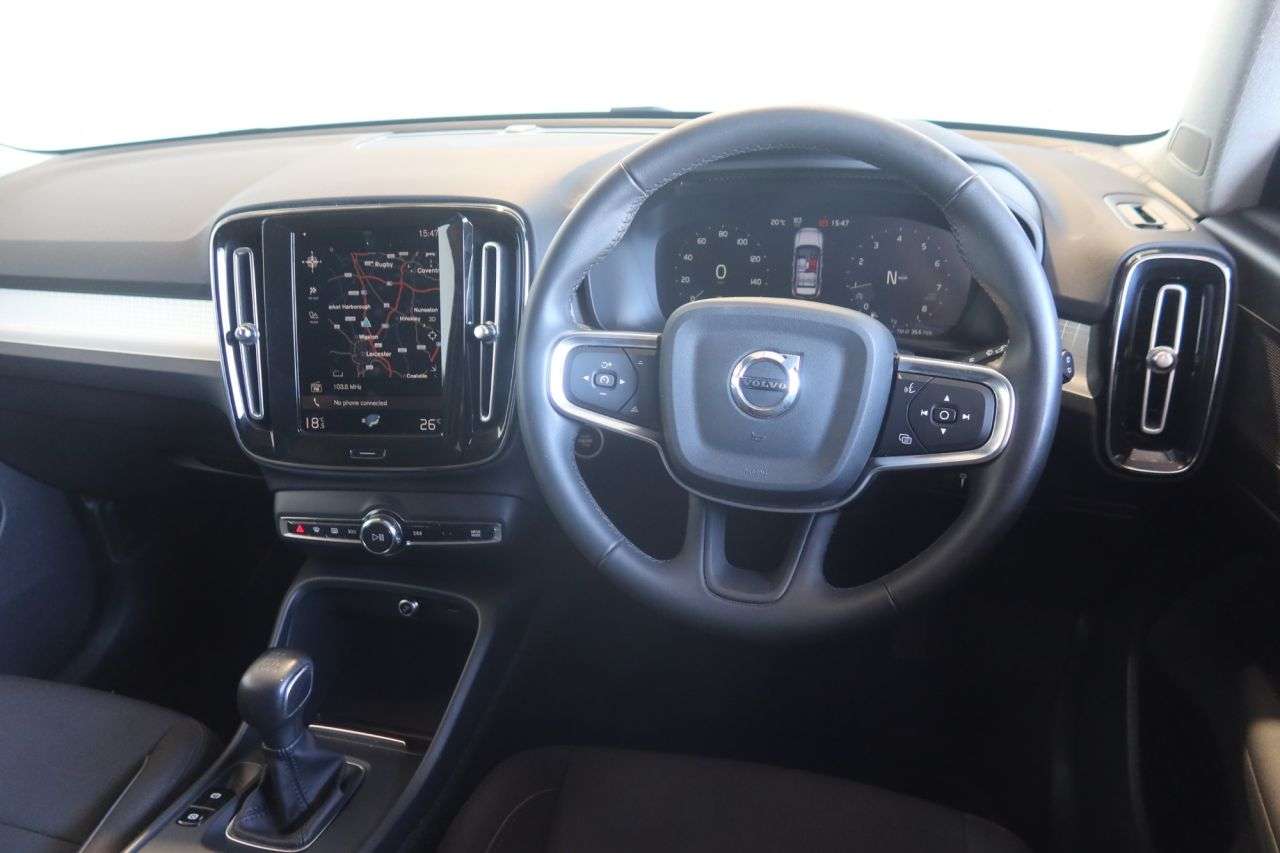 2022 VOLVO XC40 2022 VOLVO XC40