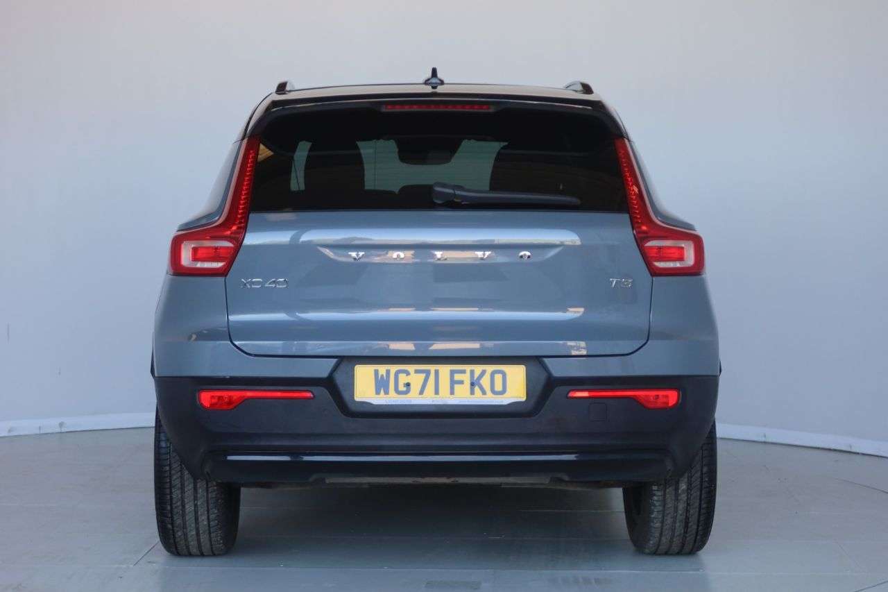 2021 VOLVO XC40 2021 VOLVO XC40