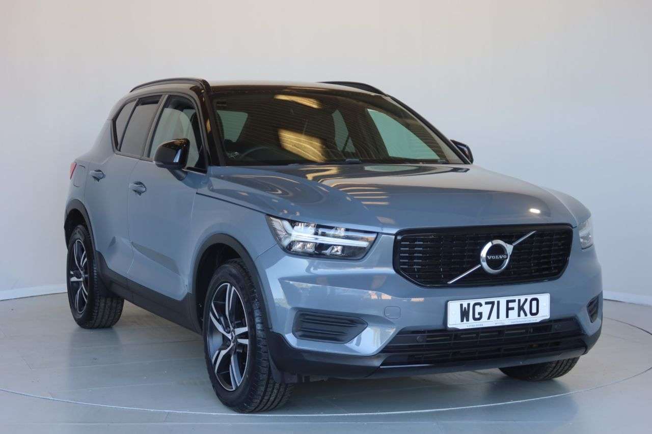 2021 VOLVO XC40 2021 VOLVO XC40