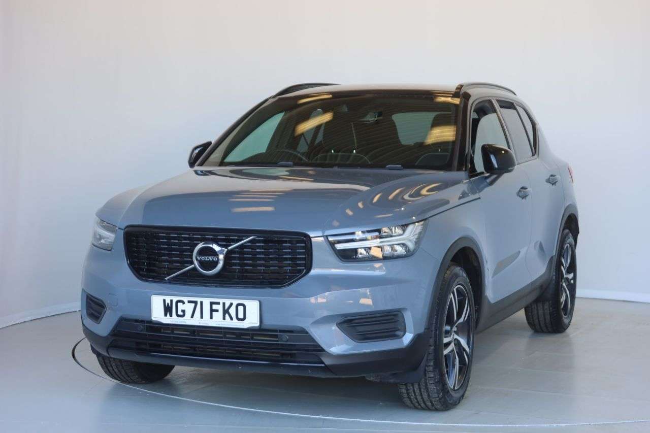 A 2021 VOLVO XC40 1.5 T3 R-Design SUV 5dr Petrol Auto Euro 6 (s/s) (163 ps) OPTICAL REAR SENS A 2021 VOLVO XC40 1.5 T3 R-Design SUV 5dr Petrol Auto Euro 6 (s/s) (163 ps) OPTICAL REAR SENS