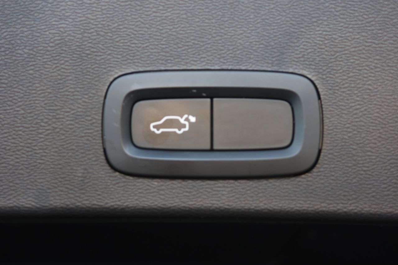 2021 VOLVO XC40 2021 VOLVO XC40