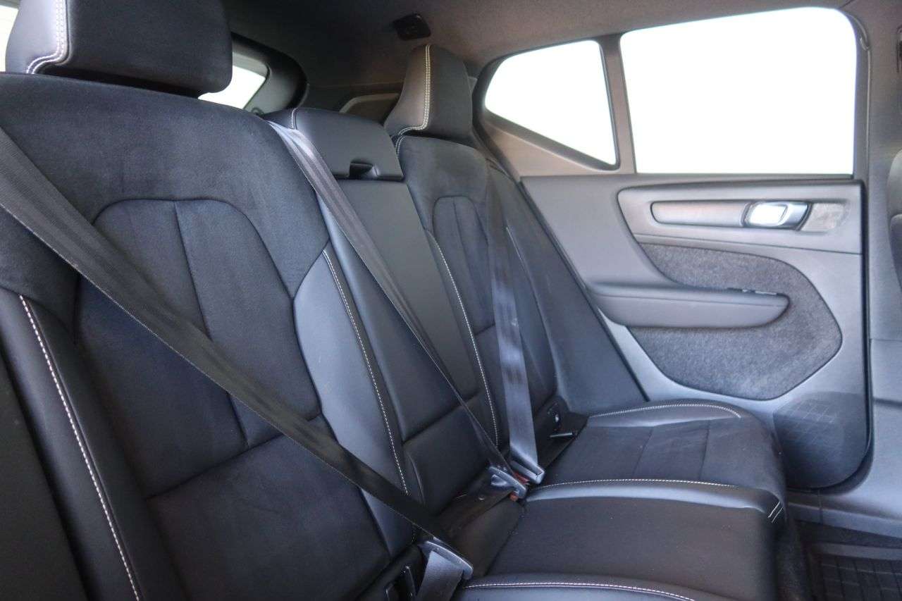 2021 VOLVO XC40 2021 VOLVO XC40