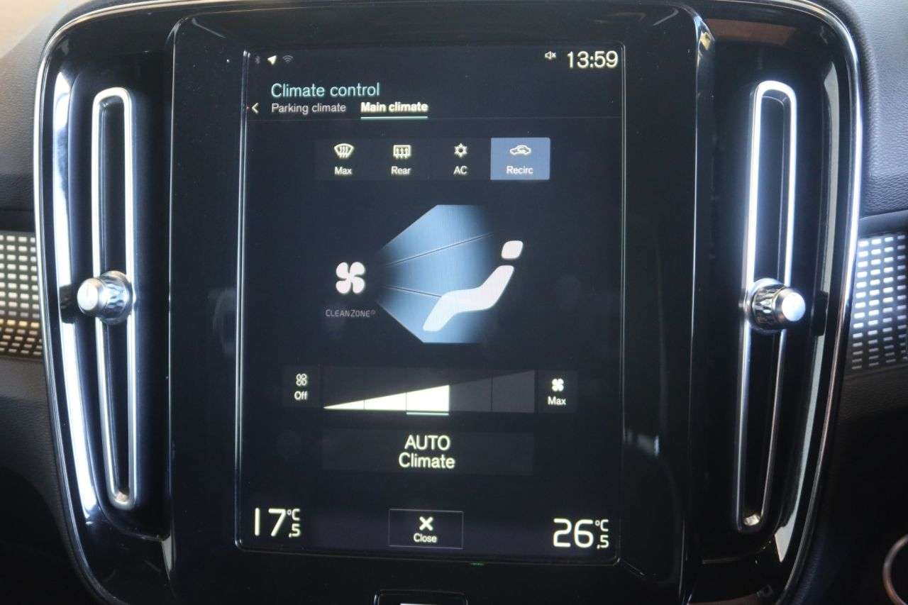 2021 VOLVO XC40 2021 VOLVO XC40