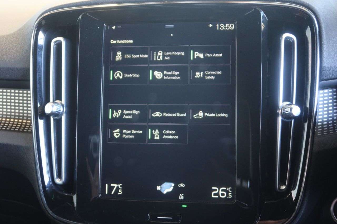 2021 VOLVO XC40 2021 VOLVO XC40