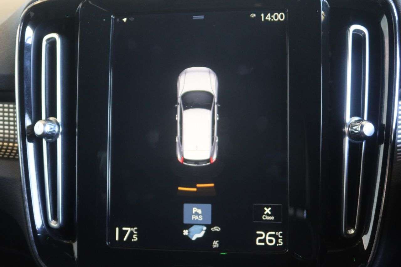 2021 VOLVO XC40 2021 VOLVO XC40