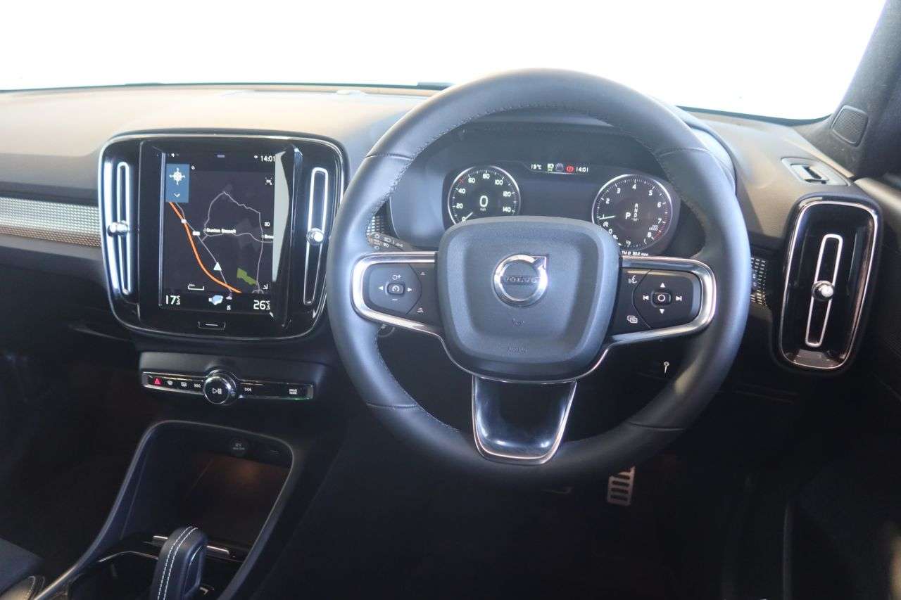 2021 VOLVO XC40 2021 VOLVO XC40
