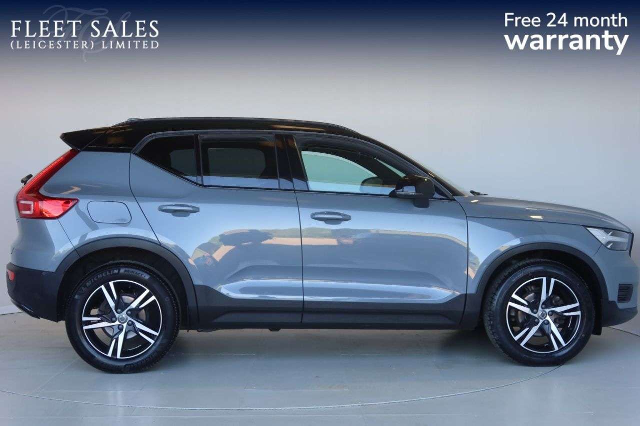 A 2021 VOLVO XC40 1.5 T3 R-Design SUV 5dr Petrol Auto Euro 6 (s/s) (163 ps) OPTICAL REAR SENS A 2021 VOLVO XC40 1.5 T3 R-Design SUV 5dr Petrol Auto Euro 6 (s/s) (163 ps) OPTICAL REAR SENS