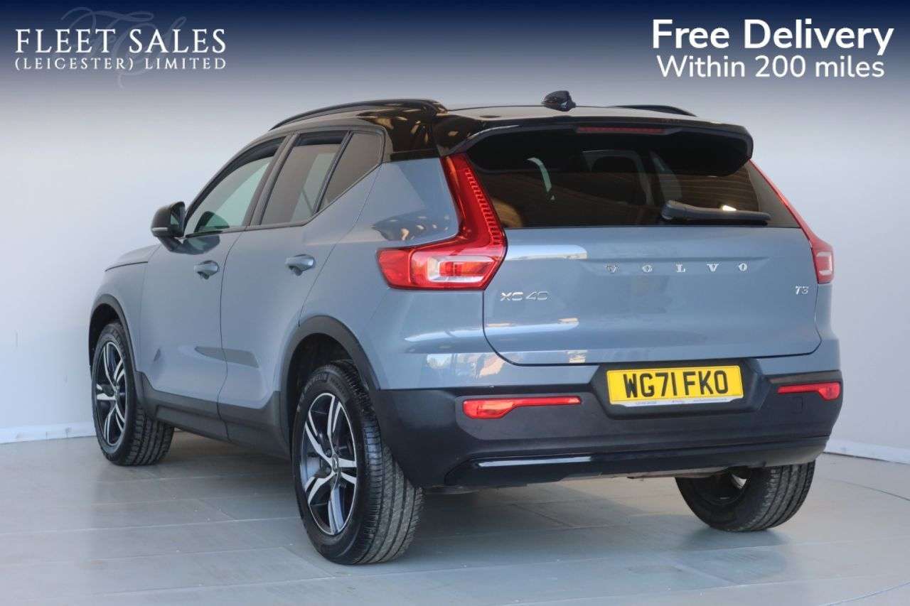 2021 VOLVO XC40 2021 VOLVO XC40