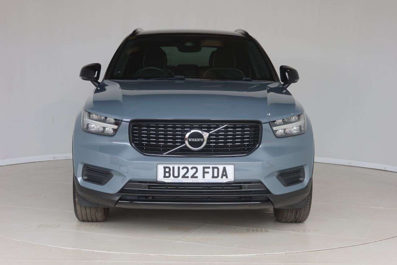 2022 VOLVO XC40 2022 VOLVO XC40